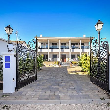 Apartments Victoria Privlaka Привлака Екстериор снимка