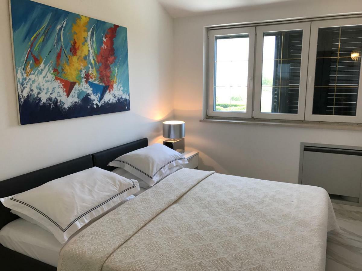 Apartments Victoria Privlaka Привлака Екстериор снимка