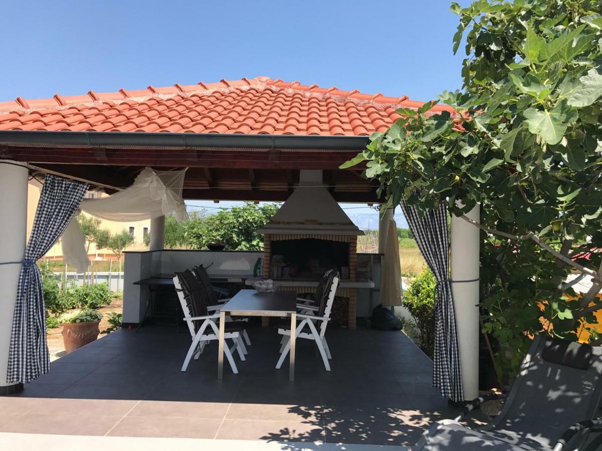 Apartments Victoria Privlaka Привлака Екстериор снимка